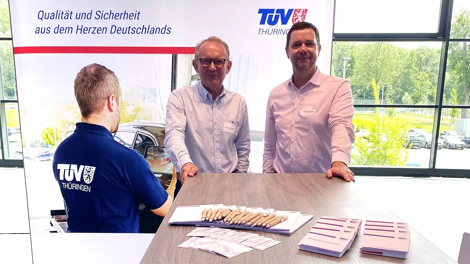 Info-Stand des TÜV Thüringen auf dem Branchentag Automotive